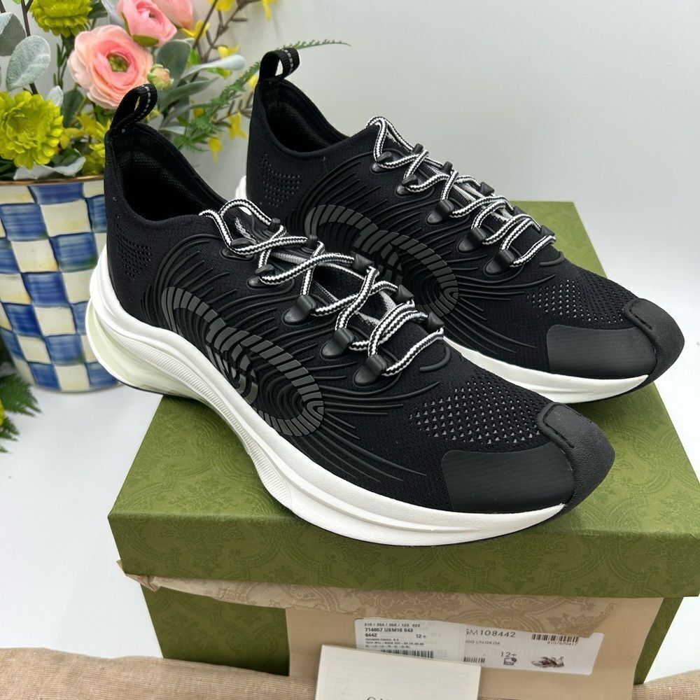 Men’s Gucci run interlocking G sneakers size 12.5 made in Italy